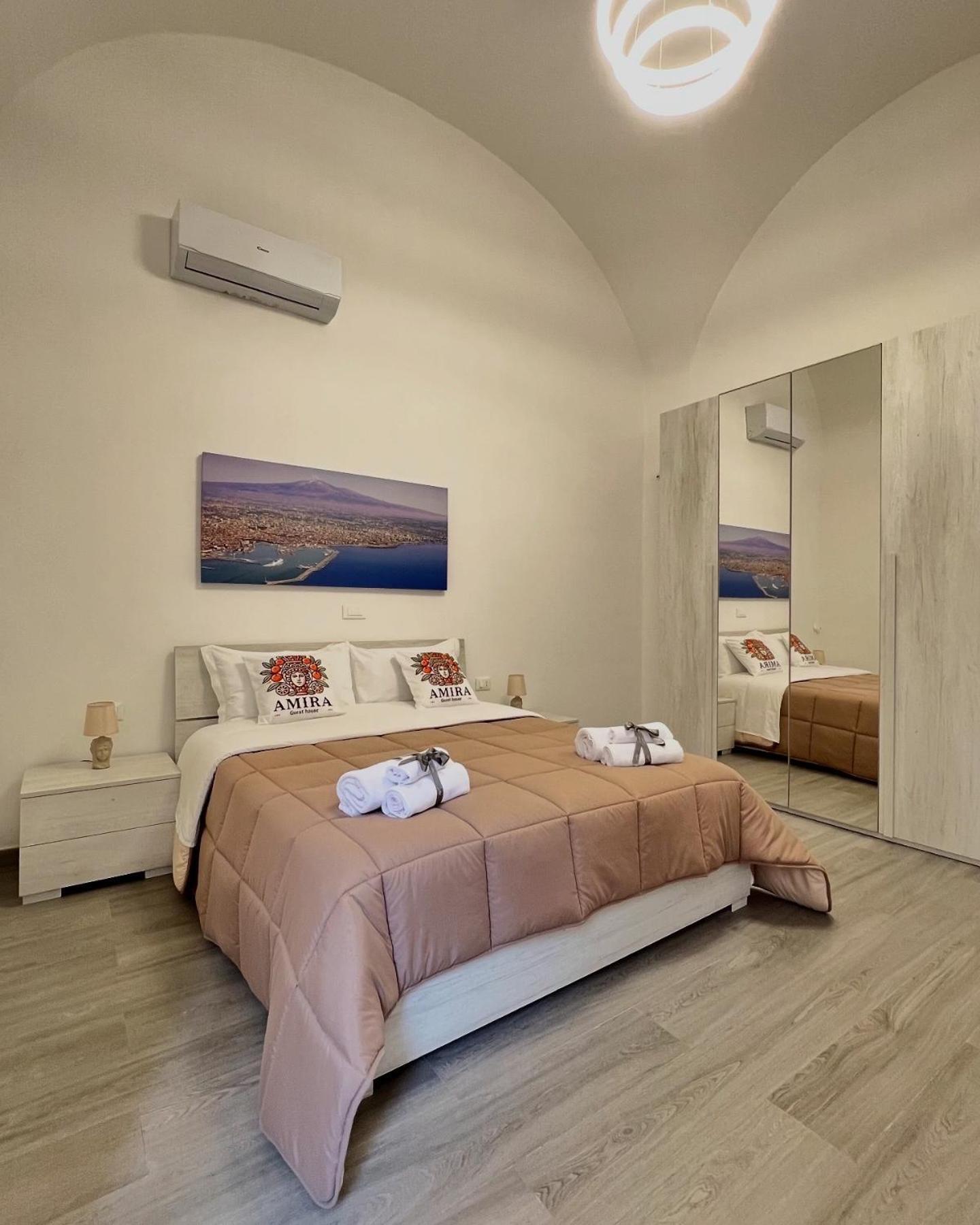 Amira Guest House Катанія Екстер'єр фото